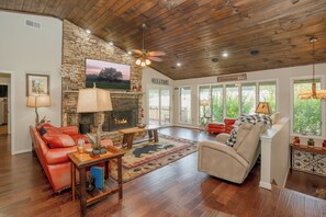 TV, fireplace, video games, table tennis