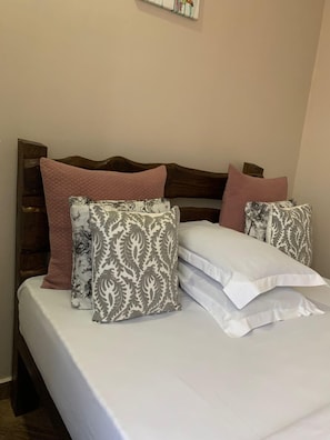 Double Room | Free WiFi - MINACHAI HOUSE BNB (Arusha)