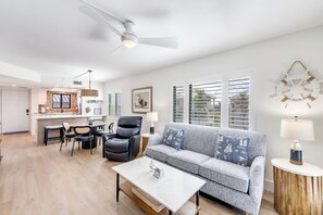 TV - UPDATED 2B/2B BEACHFRONT CONDO SEASIDE 301 (Fort Myers Beach)