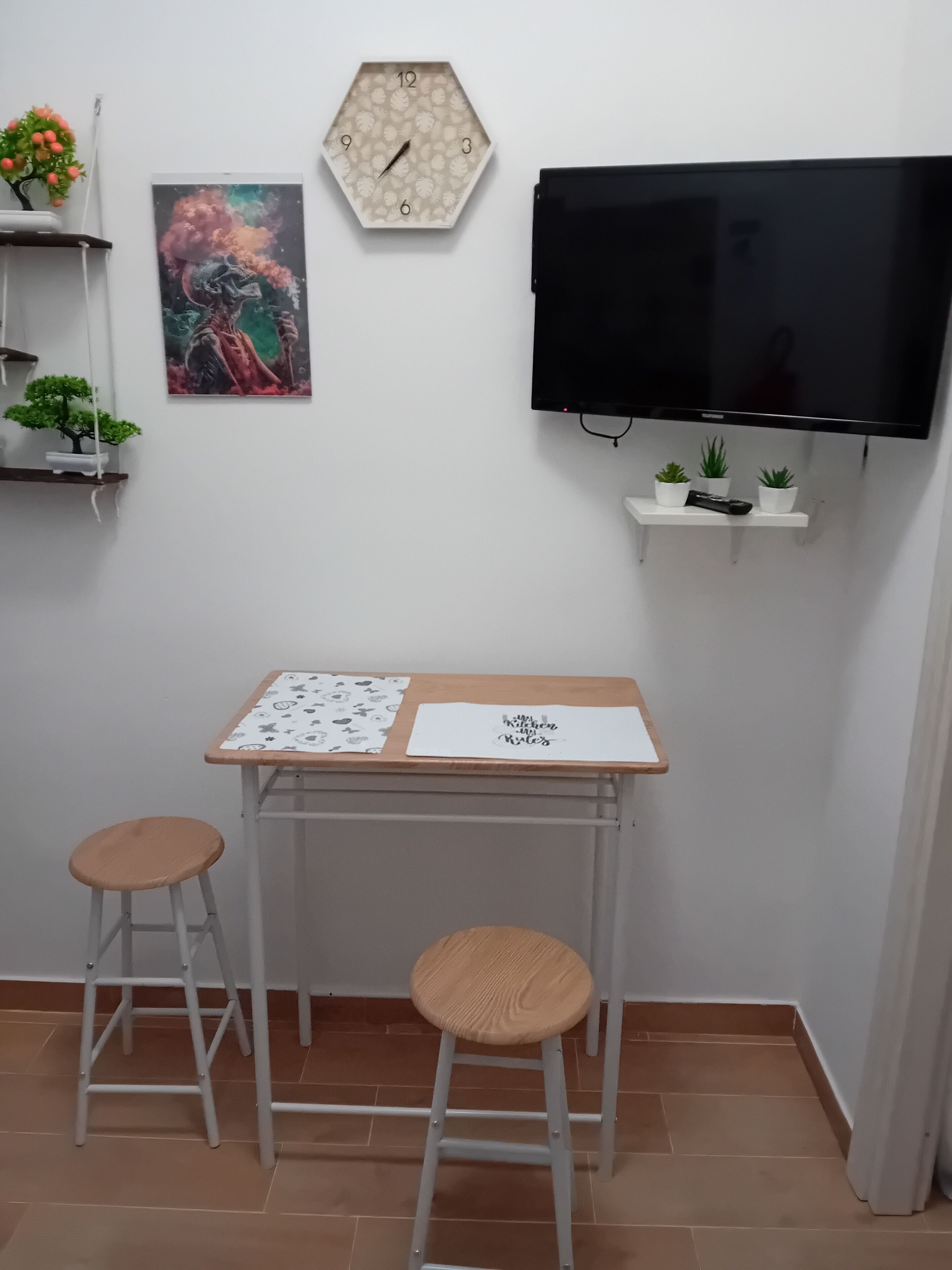 朝食 (セルフサービス)、毎日提供 (無料)