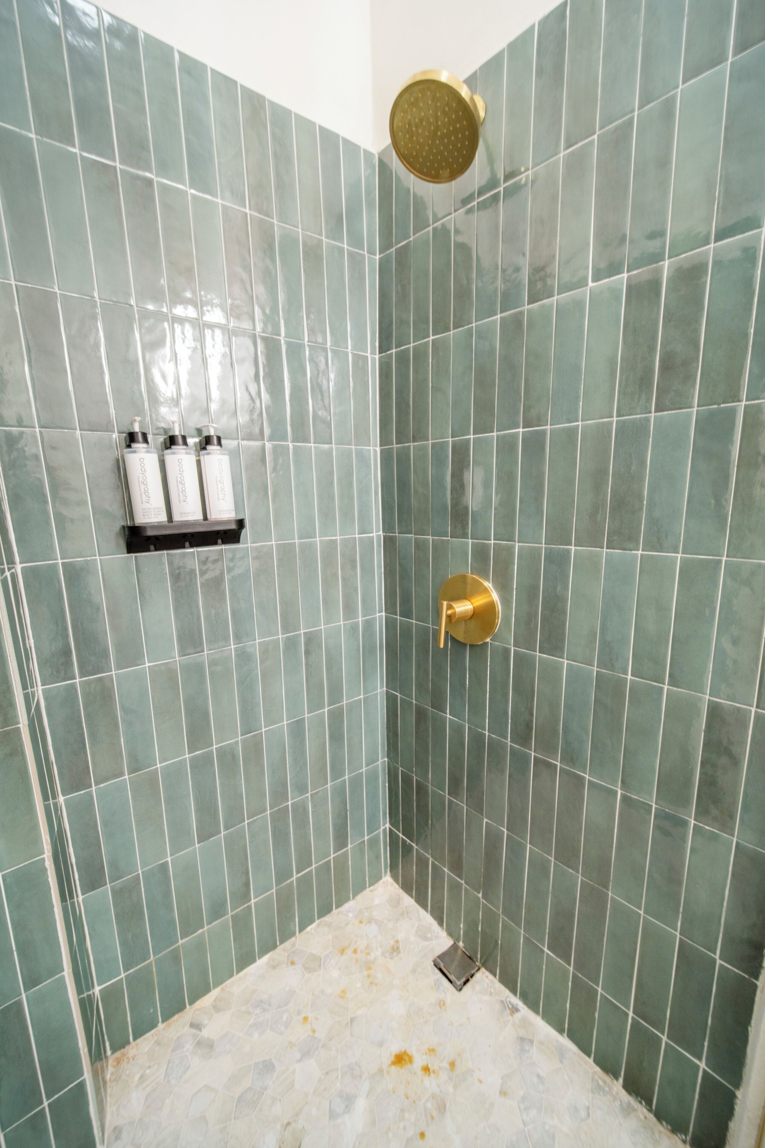 Foto - Room 2: Stylish Escape by Calle Cerra Art