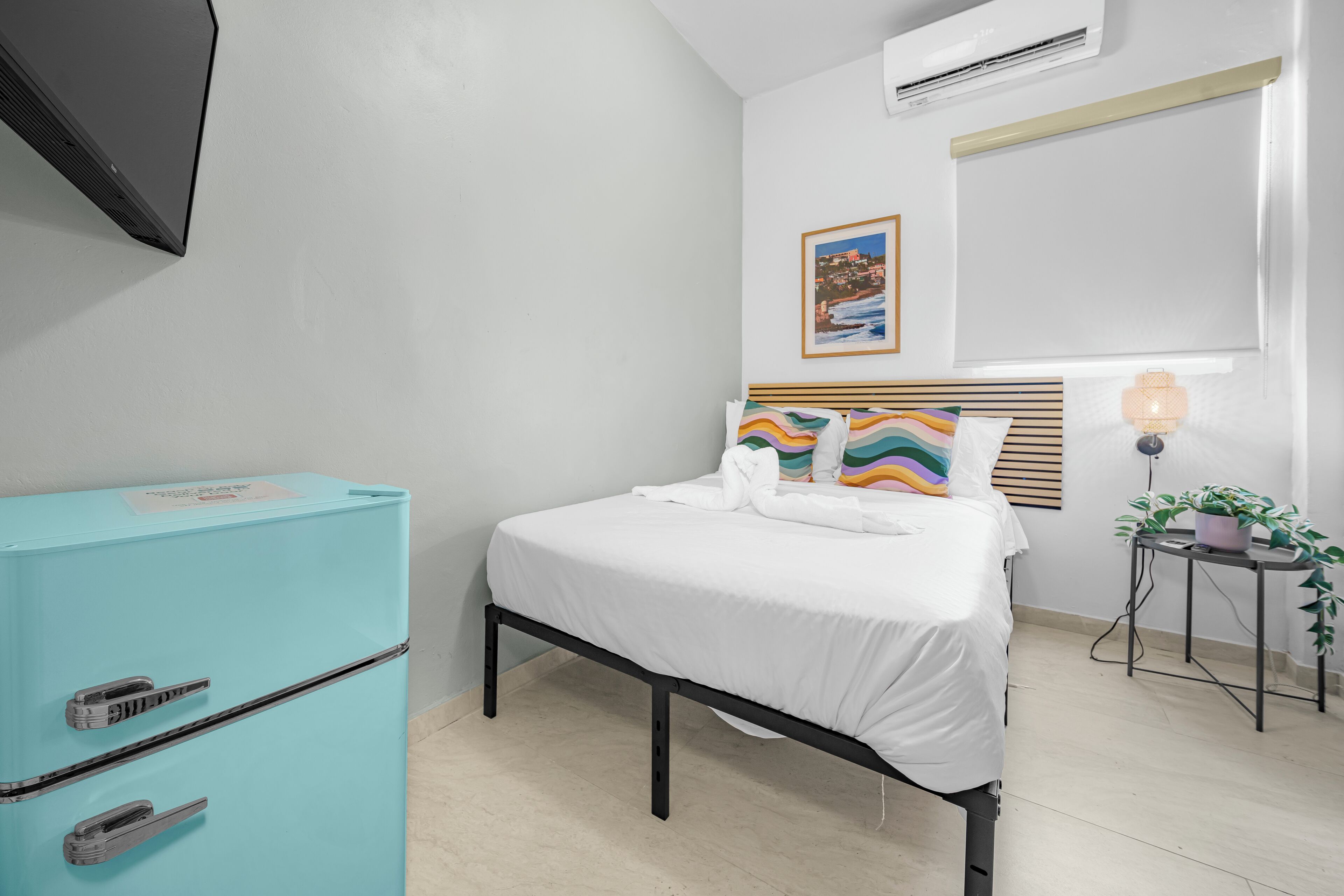 Foto - Room 2: Stylish Escape by Calle Cerra Art