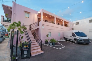 Parking (toeslag) kost USD 10 per dag