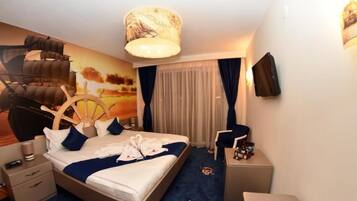 Premium-Zimmer, Balkon, eingeschrÀnkter Meerblick | Kostenloses WLAN