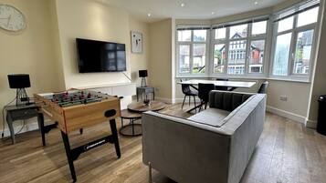 Apartment, 2 Bedrooms | Game room