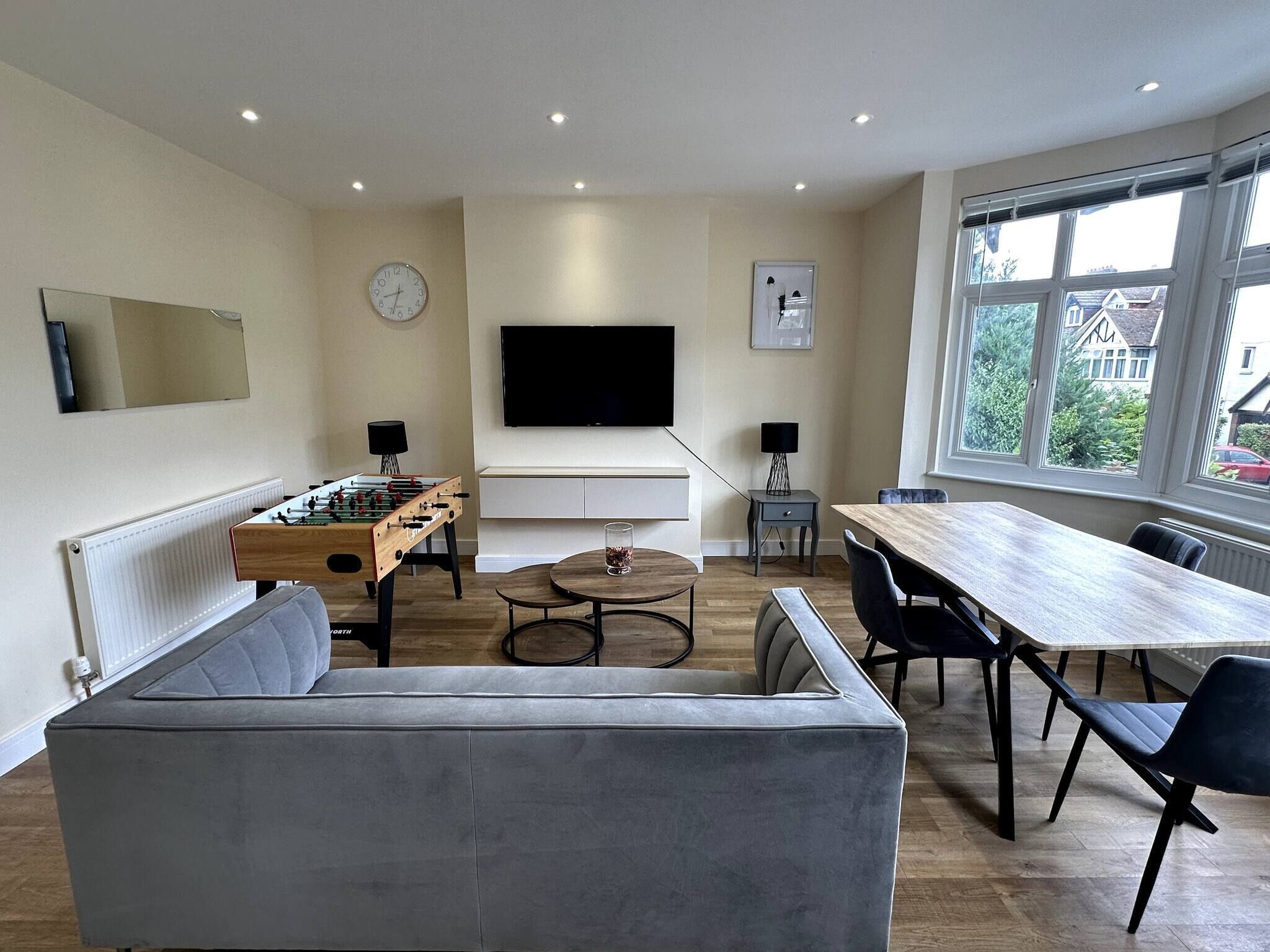 Apartment, 2 Bedrooms | Living room