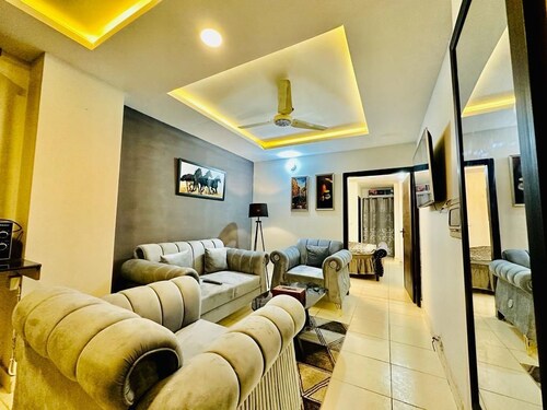 Cozy 1-bedroom apartment in charming Islamabad with WiFi, AC