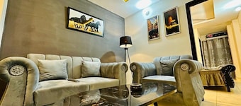 Cozy 1-bedroom apartment in charming Islamabad with WiFi, AC