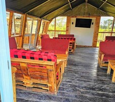 Comfort Tent, Garden View | Living area