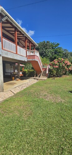 Jacob's Cozy Oasis: 1BR in Marigot w/ Wi-Fi, A/C, Kitchen – <5 Mins to Airport