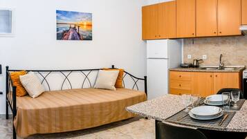 House, Smoking | 2 bedrooms, soundproofing