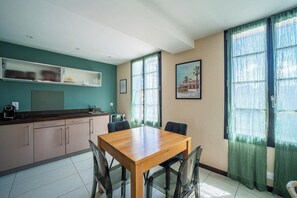 Dining - Suite Majorca Downtown Free WiFi (Perpignan)