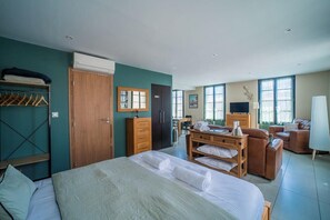 WiFi, bed sheets - Suite Majorca Downtown Free WiFi (Perpignan)