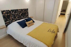 2 bedrooms, iron/ironing board, travel cot, WiFi - Charming Collioure • Terrace • Parking • Wi-Fi (Collioure)