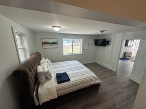 4 bedrooms, WiFi, bed sheets
