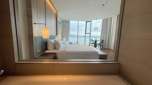 In-room safe, soundproofing, iron/ironing board, free WiFi - Alacarte Ha Long Bay By Azure (Ha Long)