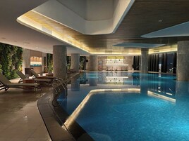 Deluxe Suite, Sea View | Living area