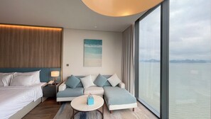 In-room safe, soundproofing, iron/ironing board, free WiFi - Alacarte Ha Long Bay By Azure (Ha Long)
