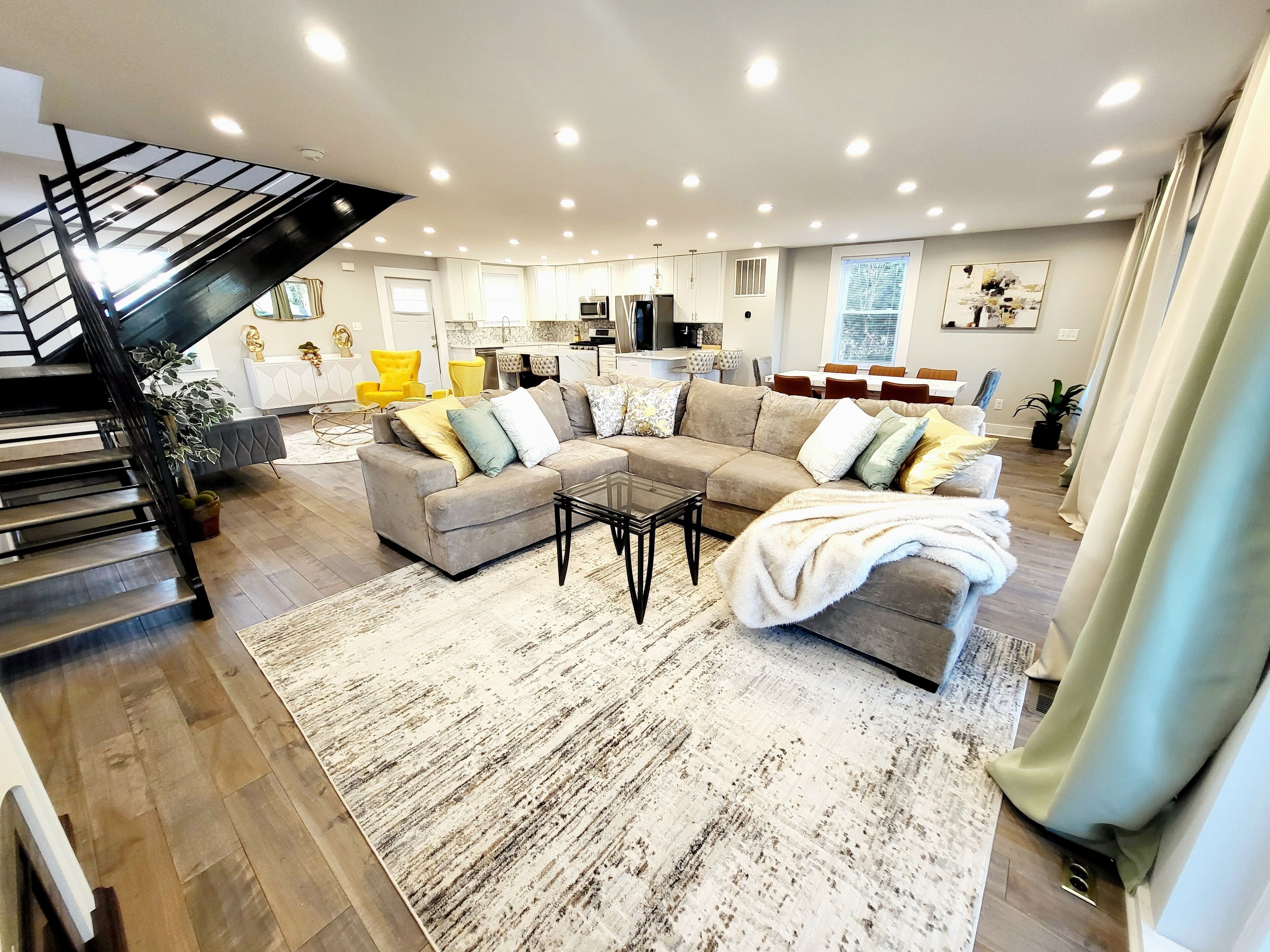 Smart-TV, Kamin, Tischfußball