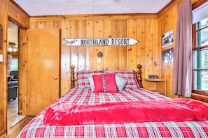 2 bedrooms, WiFi, bed sheets - Stepaway Vacation Rentals-Uncle Bill's Lake House (St.Germain)