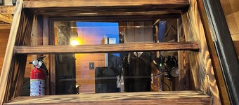 Cozy Bourbon Trail Loft suite in charming Loretto