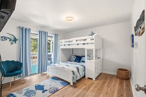 4 chambres, fer et planche à repasser, Wi-Fi gratuit, draps fournis