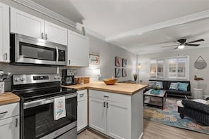 Microwave, oven, dishwasher, coffee/tea maker