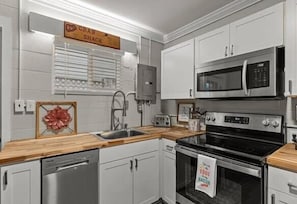 Microwave, oven, dishwasher, coffee/tea maker