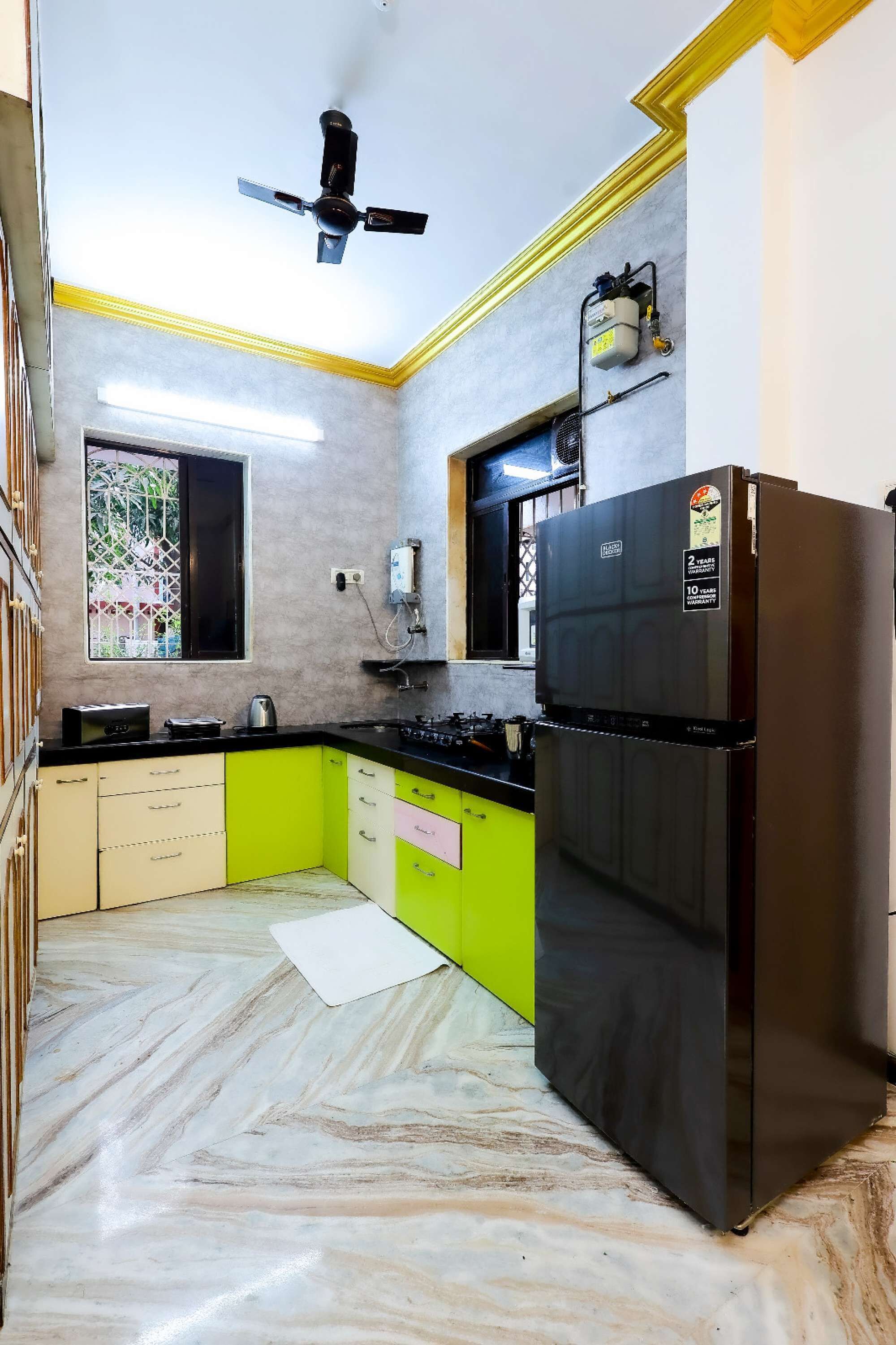 Geladeira, micro-ondas, fogão, cooktop