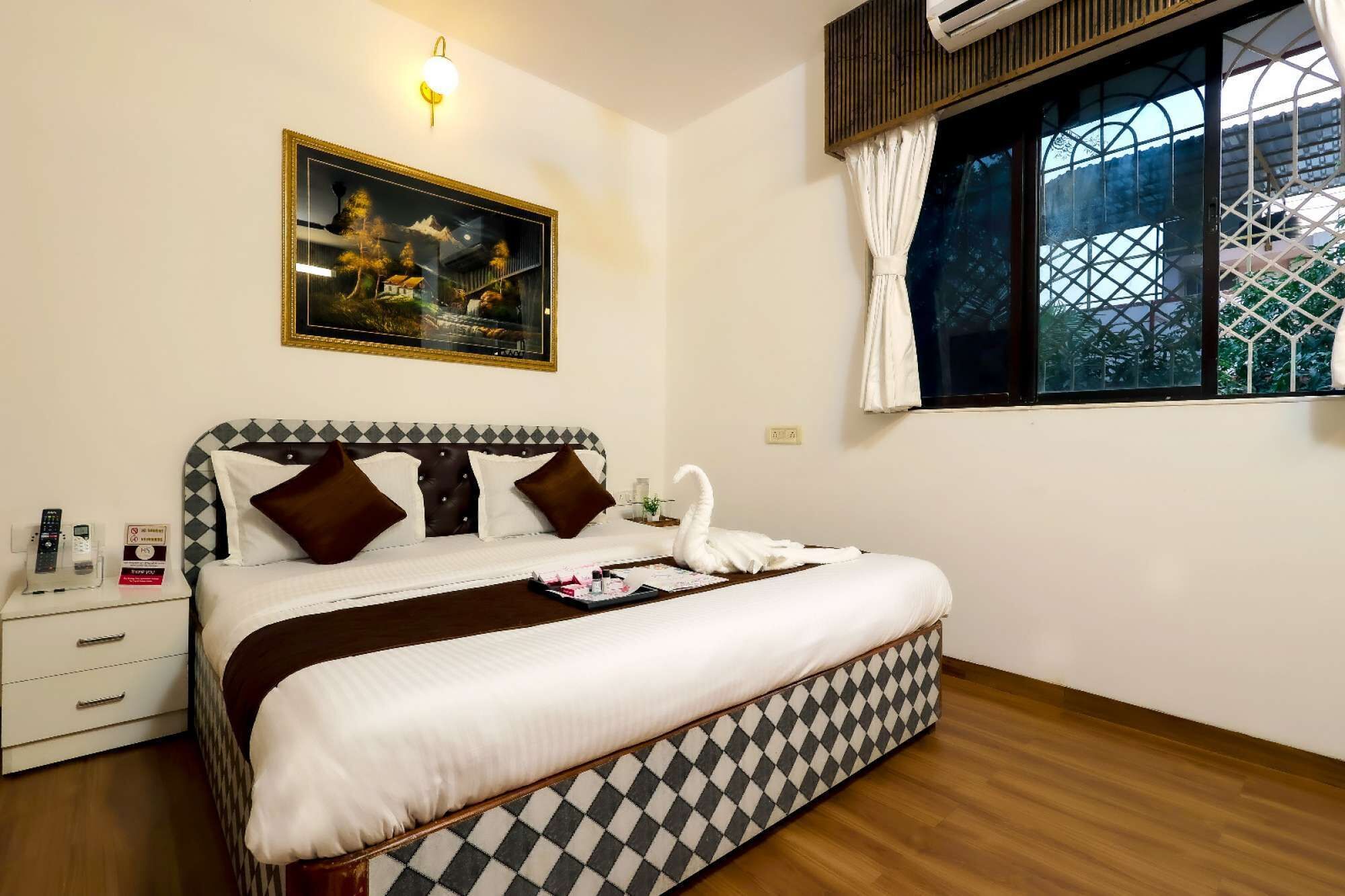 2 Schlafzimmer, Schreibtisch, Bügeleisen/Bügelbrett, WLAN