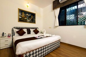 2 Schlafzimmer, Schreibtisch, Bügeleisen/Bügelbrett, WLAN