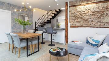 Apartment (2 Bedrooms) | Living area