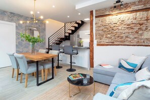 Apartamento (2 Bedrooms) | Área de estar