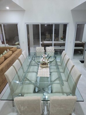 Dining - Seasonal House 05 bedrooms Gated Community North Coast Mococa Beach (Caraguatatuba)