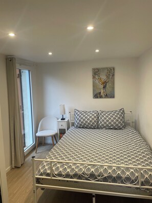 1 soverom, wi-fi (inkludert) og sengetøy