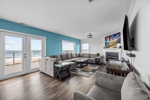 Smart TV - Summer Winds #191 - Ocean Views, Private Pool, Hot Tub & Steps to the Beach! (North Topsail Beach)