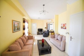 House - Kyparissia Coastal Getaway With Seaviews (Trifylia)