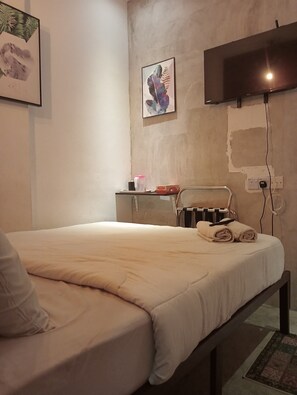 Superior Double Room | Desk, soundproofing, iron/ironing board, free wired internet - THE 1975 HOTEL EMPIRE (Kuantan)