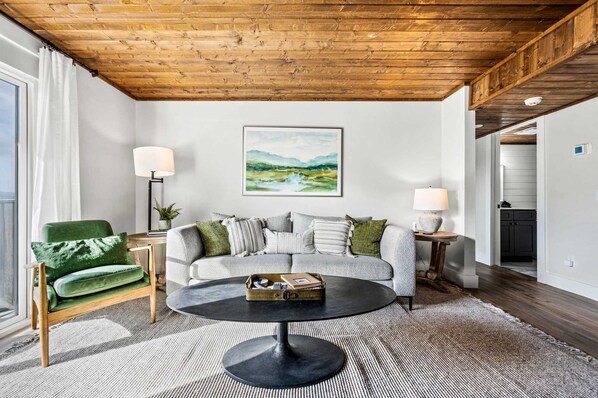 Apartment | 2 bedrooms, Internet - Luxe Condo - Mountain Views - Pool Hot Tub Sauna (Gatlinburg)