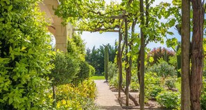 Villa | 8 bedrooms, Internet - La Bastide des Jardins Provencal Elegance Close to the Village (St.-Rémy-de-Provence)