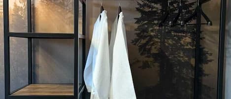 1 bedroom, desk, free WiFi, bed sheets