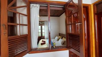 1 chambre, bureau, Wi-Fi, draps fournis