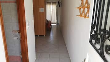 Studio, Balcony, Partial Sea View | Living area