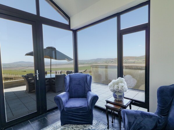 Living area - Carraig Ard (Burt)