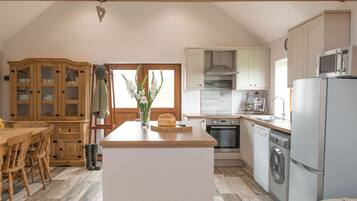 Dishwasher, cookware/dishes/utensils