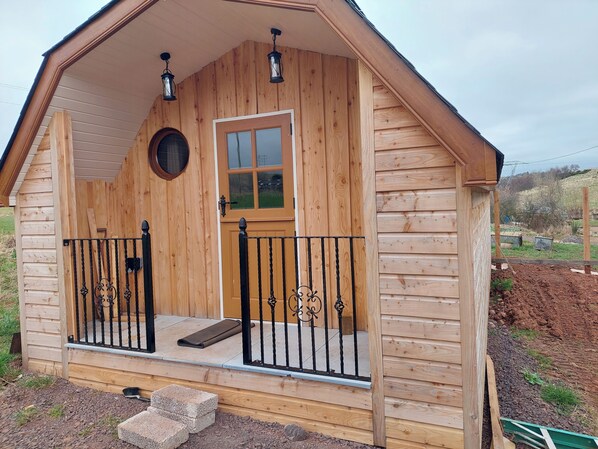 Cabin | Exterior detail - Cosy Countryside Cabin - Sleeps 2, Parking & Farm (Laurencekirk)