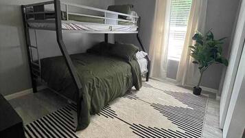 2 chambres, fer et planche Ă repasser, Wi-Fi gratuit, draps fournis