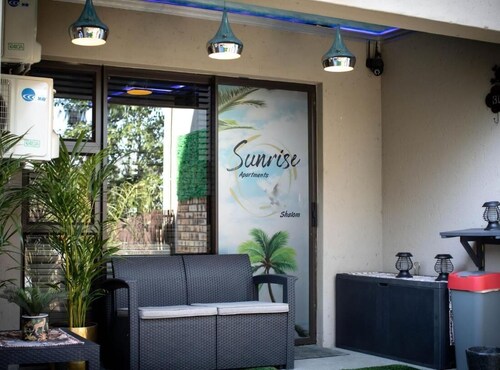 Luxurious Self-catering Apartment in Benoni With Private Entrance