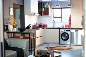 Apartment, 2 Bedrooms, Accessible, Smoking | Laundry