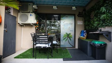Apartment, 2 Bedrooms, Accessible, Smoking | Outdoor dining